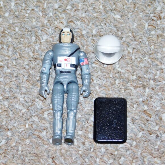 VTG 1994 G.I. Joe Action Pilot Astronaut Complete with Canadian Space Capsule - Picture 7 of 8